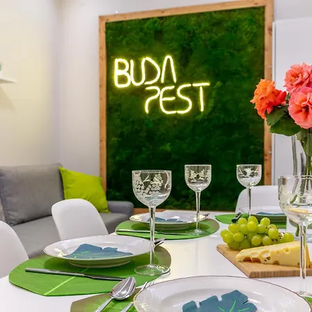 Location, Quiet, Stylish Appartement