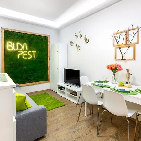 Location, Quiet, Stylish Budapest