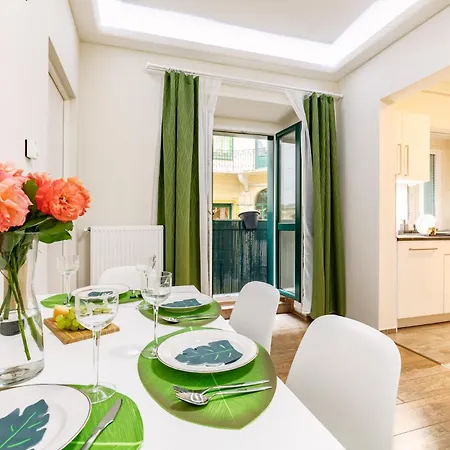 Location, Quiet, Stylish Lägenhet Budapest