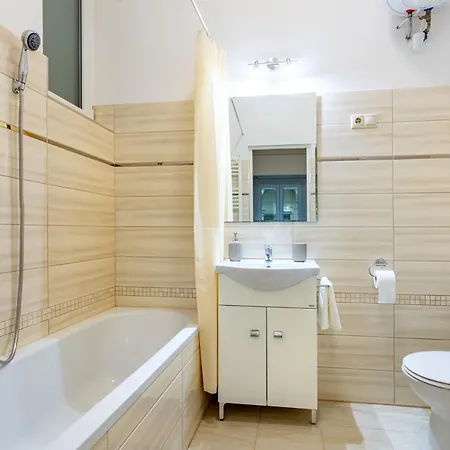 Location, Quiet, Stylish *