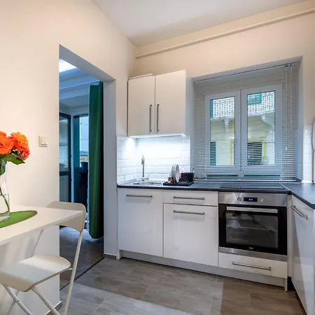 Location, Quiet, Stylish *