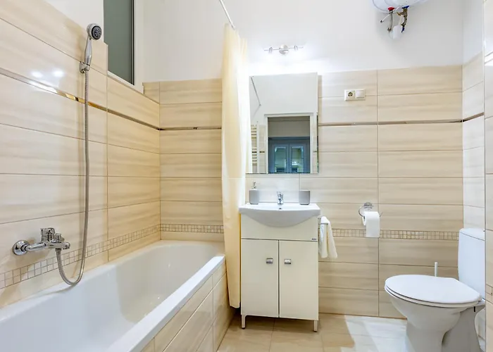 Location, Quiet, Stylish *